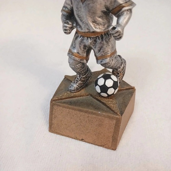 Soccer Player Male BOBBLEHEAD Resin 6" Trophy Cute Happy Face Realistic Soccer - Picture 2 of 10